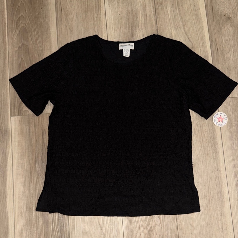 Heritage Women's Black Textured Short Sleeve Tee